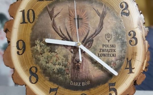 Zegar ścienny z plastra akacji